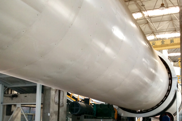 礦石烘干機(jī)是東鼎干燥針對(duì)冶金建材行業(yè)推出的專用烘干設(shè)備，具有產(chǎn)能大、耐磨損、熱能消耗低、自動(dòng)化程度高的特點(diǎn)。