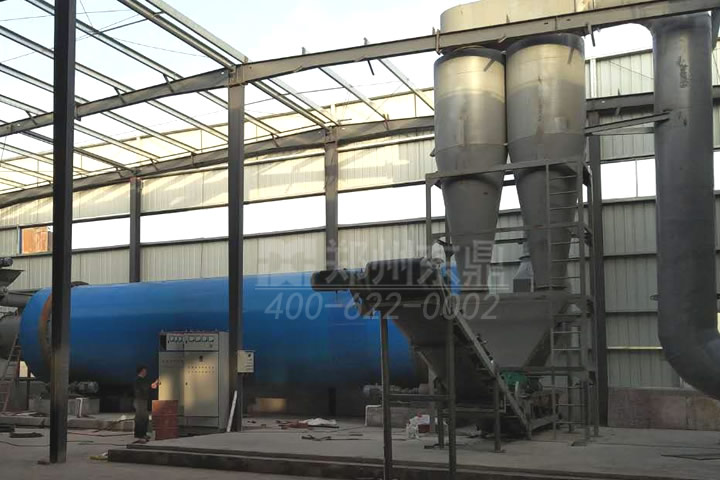 竹制品企業(yè)生產(chǎn)過程中產(chǎn)生了大量的竹粉(也稱竹屑)，以前竹屑被做為邊角廢料處理，現(xiàn)隨著生物質(zhì)能源行業(yè)的蓬勃發(fā)展，小小竹屑被業(yè)內(nèi)逐漸重視，由于竹屑熱值普遍在4500大卡以上