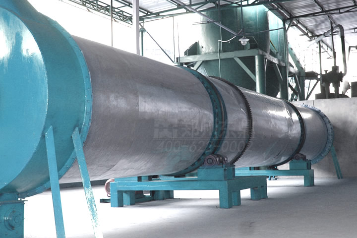 淀粉渣(木薯渣、紅薯渣、馬鈴薯渣等)是淀粉廠、酒精廠等廠家的副產(chǎn)品，淀粉渣中含有豐富的纖維素、半纖維素和粗蛋白等，經(jīng)過飼料化無害處理后，可以成為畜禽飼料的重要來源。