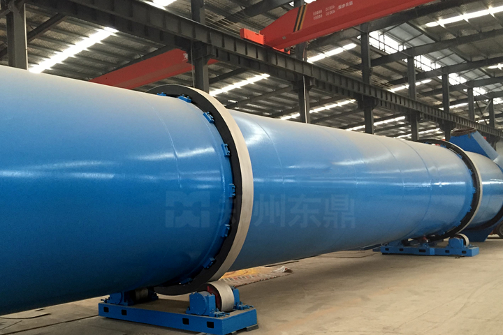 牛糞墊料烘干機通過高溫快速干燥技術，能夠有效地減少墊料中水分含量并消除有害奶牛健康的病菌。