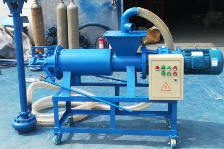 牛糞墊料烘干機通過高溫快速干燥技術，能夠有效地減少墊料中水分含量并消除有害奶牛健康的病菌。